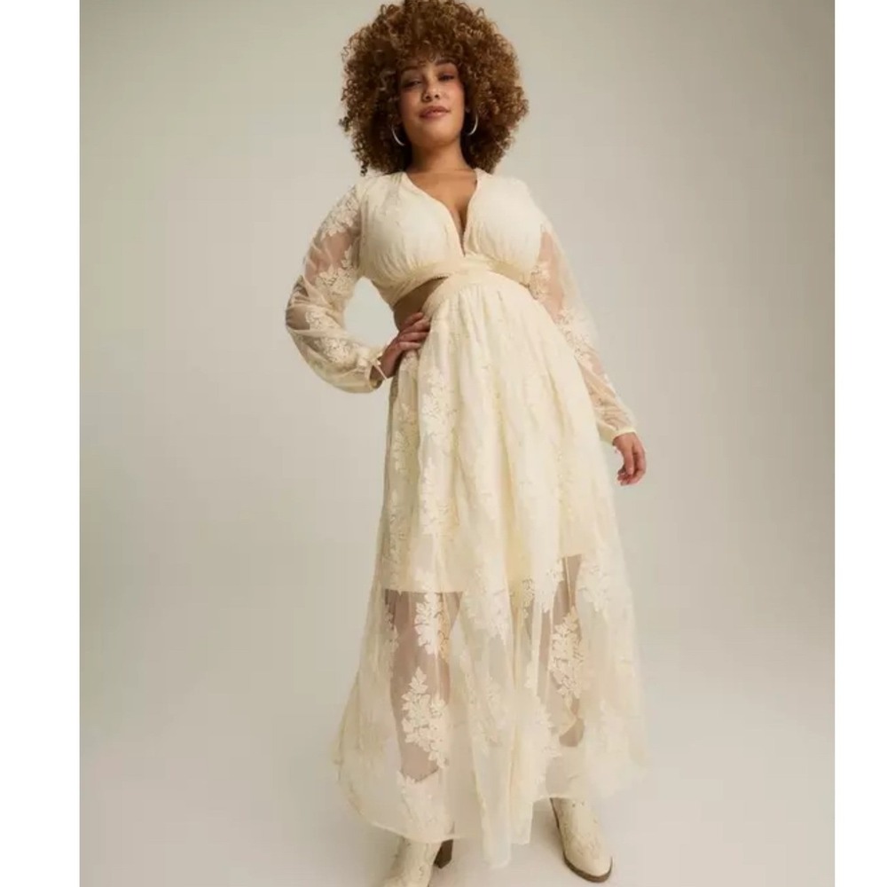 Torrid Festi Embroidered Cut Out Maxi Dress Cream Sz 2X Boho Festival Romantic